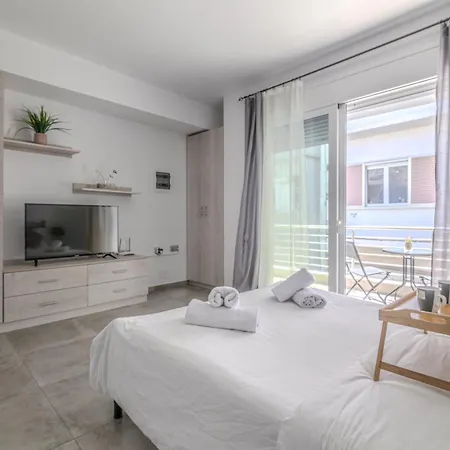 Spacious Flat For Friends & Couples With Balcony Heraklion  Exterior photo