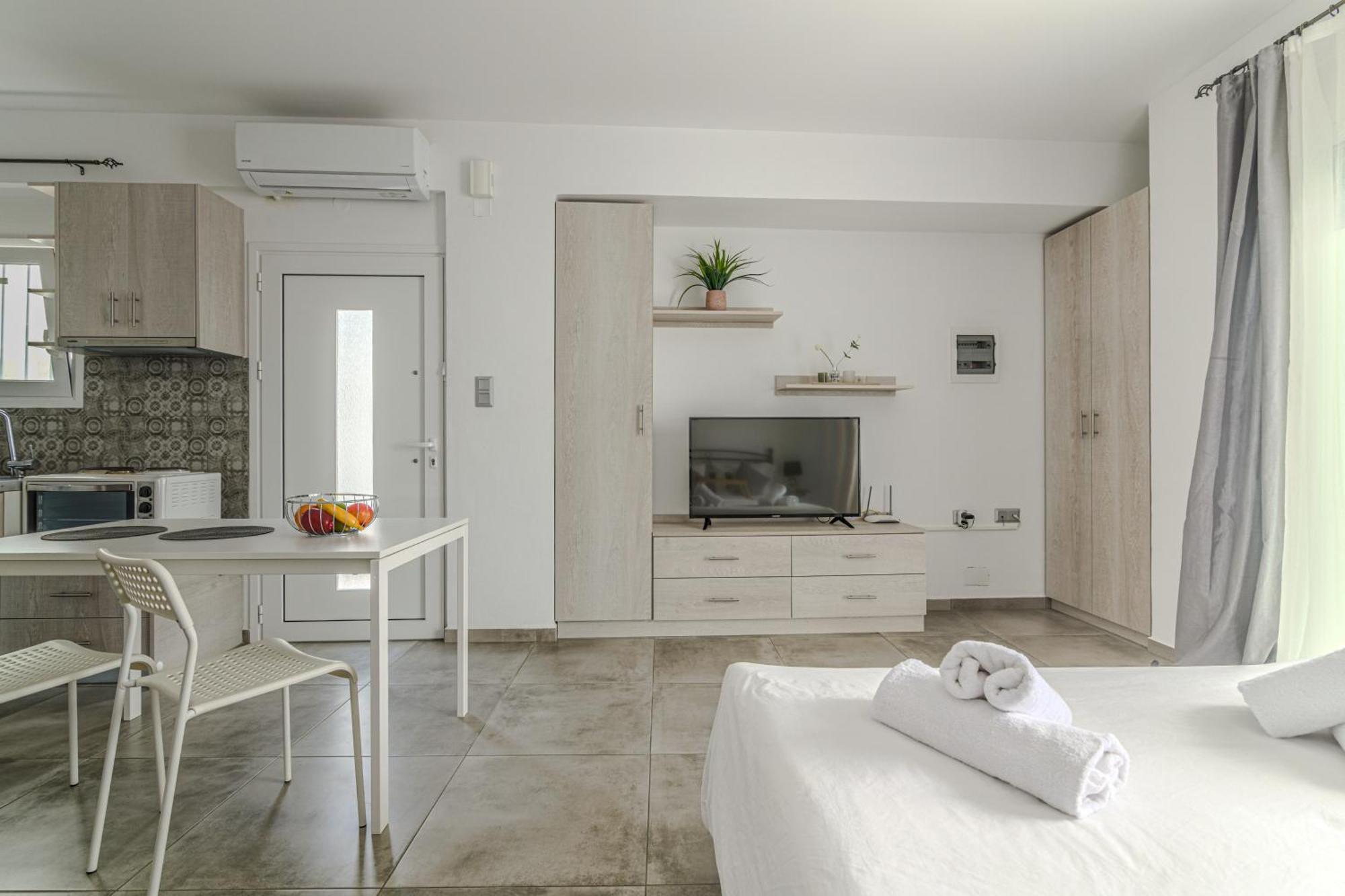 Spacious Flat For Friends & Couples With Balcony Apartment Heraklion (Crete)