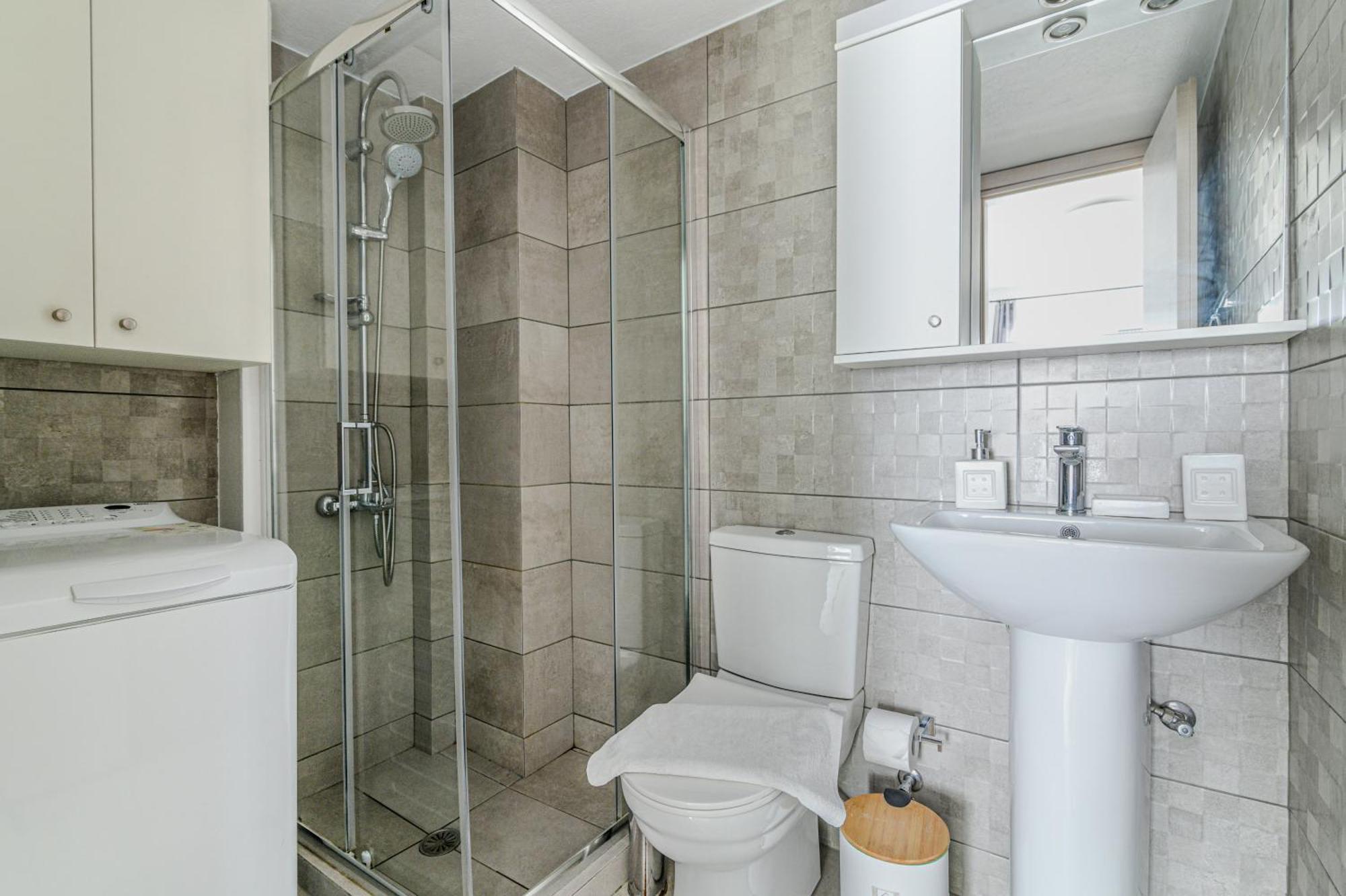 Spacious Flat For Friends & Couples With Balcony Apartment Heraklion (Crete)