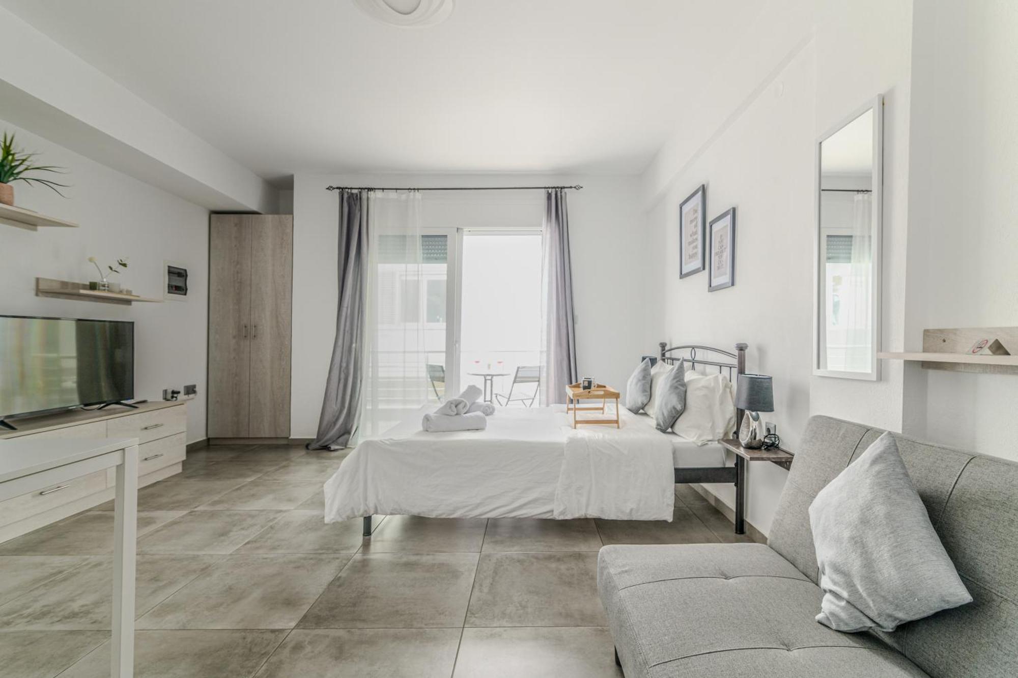 Spacious Flat For Friends & Couples With Balcony Apartment Heraklion (Crete)