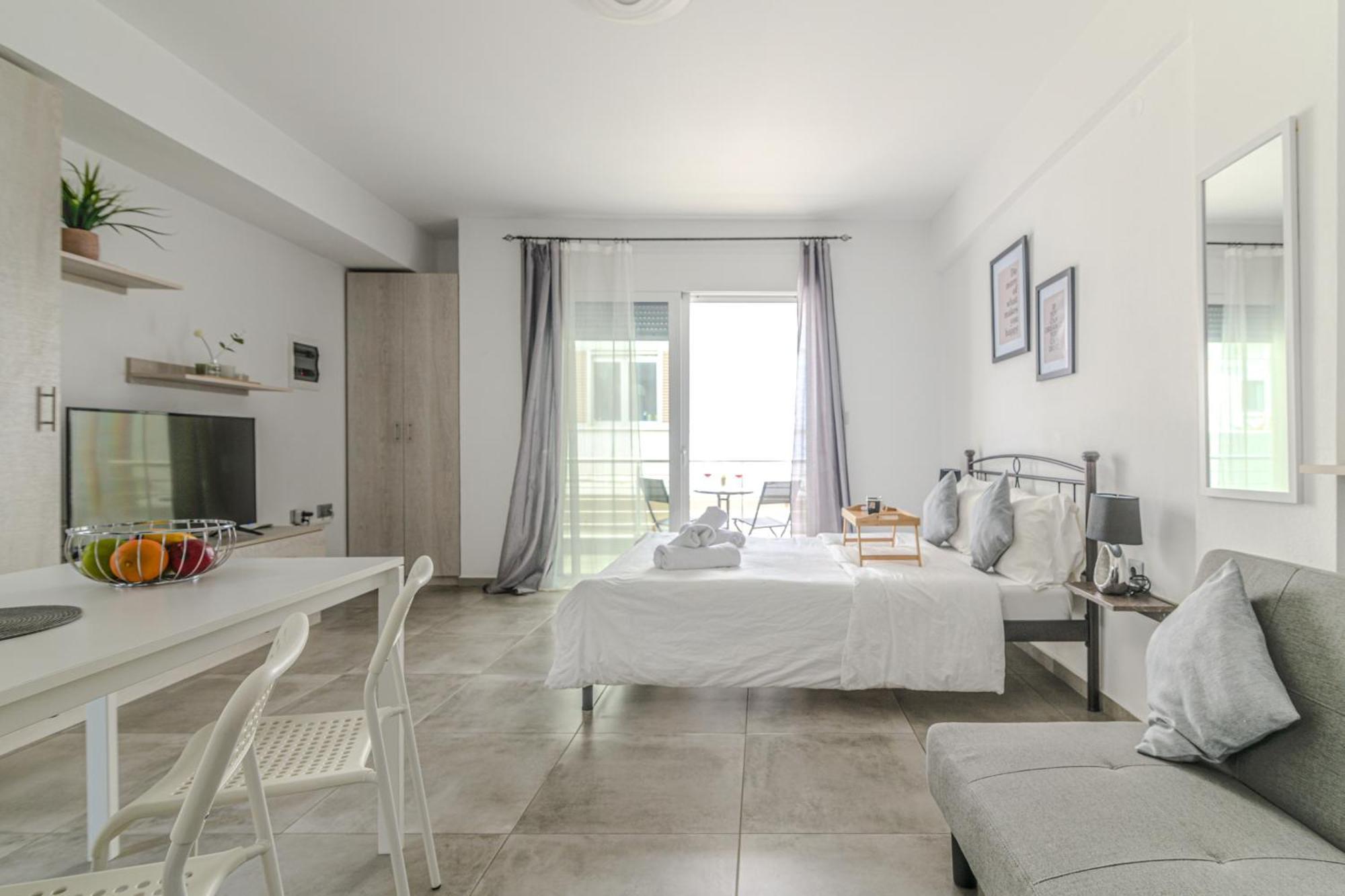 Spacious Flat For Friends & Couples With Balcony Heraklion (Crete)
